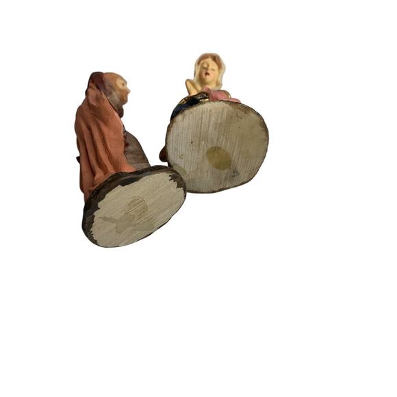 Nativity Resin Figurine Christmas Mary Kneeling Joseph 4 Inch - Picture 4 of 7